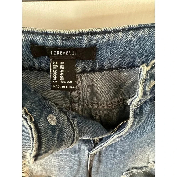 Forever21 Women’s size 26 ripped Jeans - Picture 6 of 8